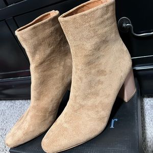 Buckle boots - size 6